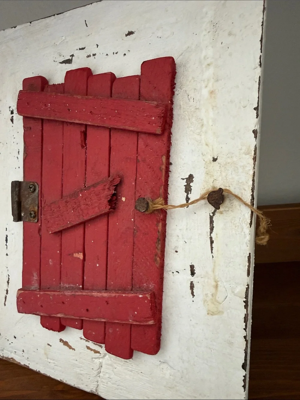 Two’s Company Vintage Late 90’s Rustic Distressed White Frame with Red Door